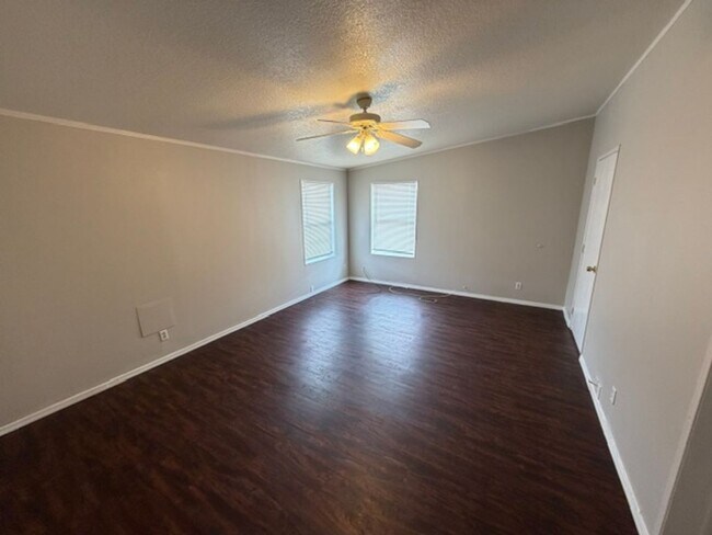 Building Photo - ***4 BEDROOM/2 BATHROOM IN DEWEY***