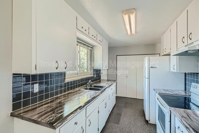 Building Photo - 1060 S Decatur St