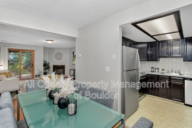 Building Photo - 2865 Sundown Ln