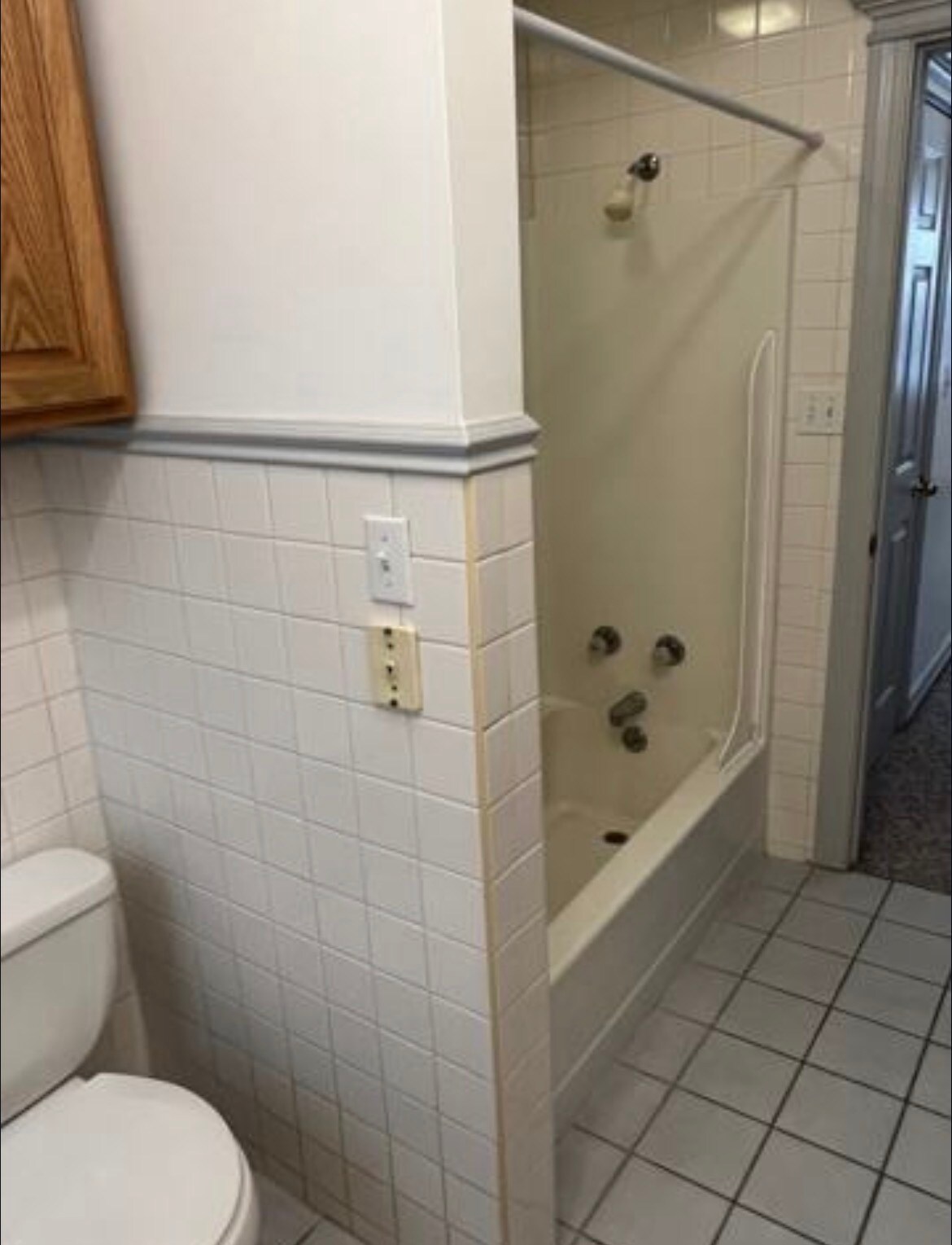 Building Photo - 2305 Maine St