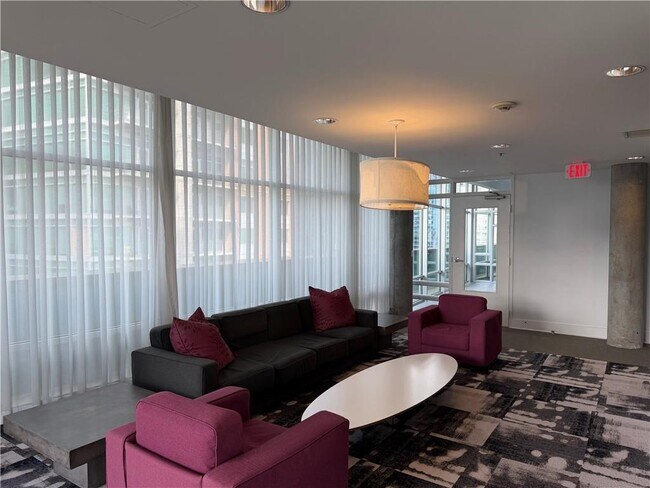 Building Photo - 845 Spring St NW