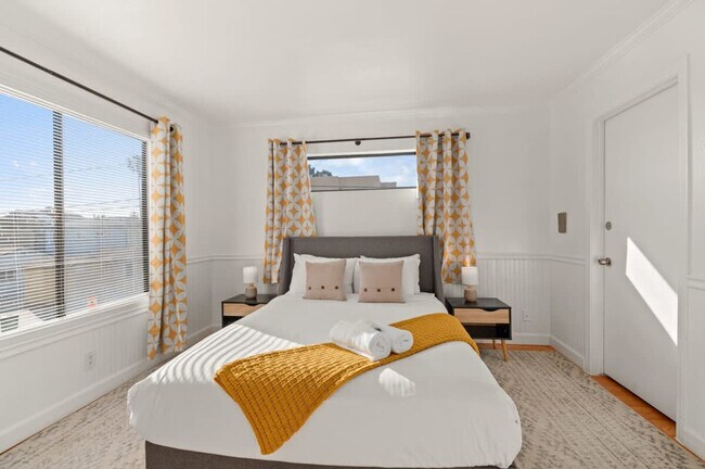 Building Photo - 1240 Grand Ave