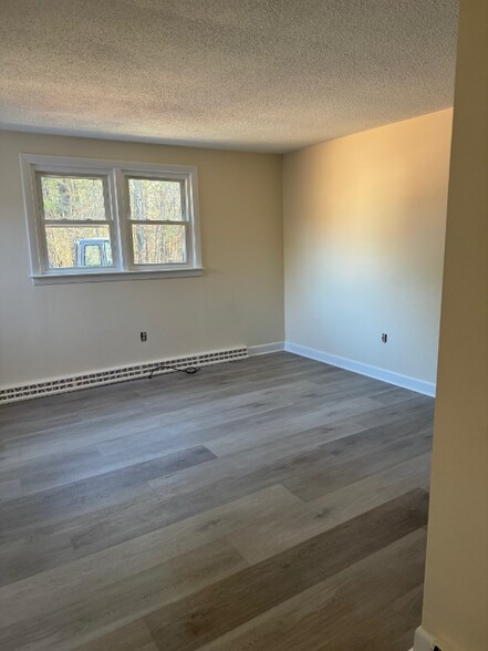 Building Photo - 520 Elm St