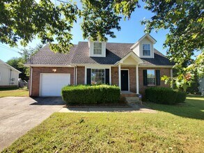 Building Photo - 3406 Oak Lawn Dr