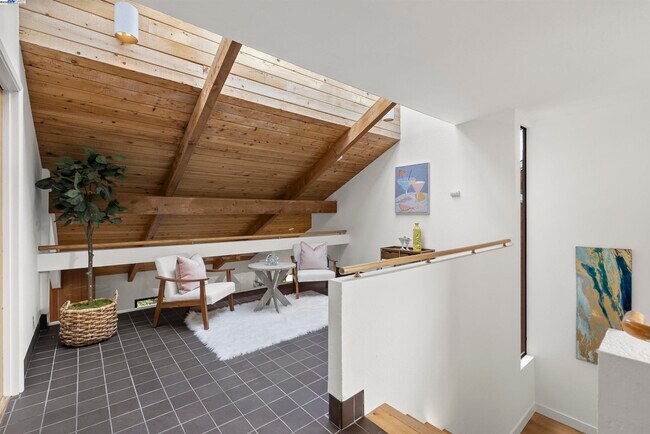 Building Photo - 6425 Zinn Dr