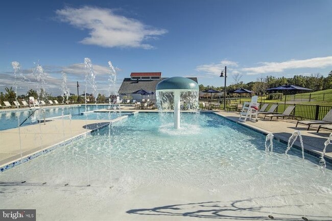 Building Photo - 1611 POTOMAC SHORES Pky