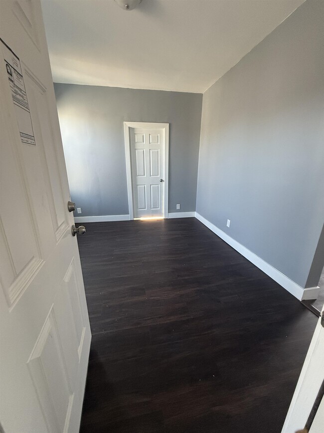 Building Photo - 205 Duncan Ave