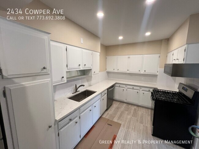 Building Photo - 2434 Cowper Ave