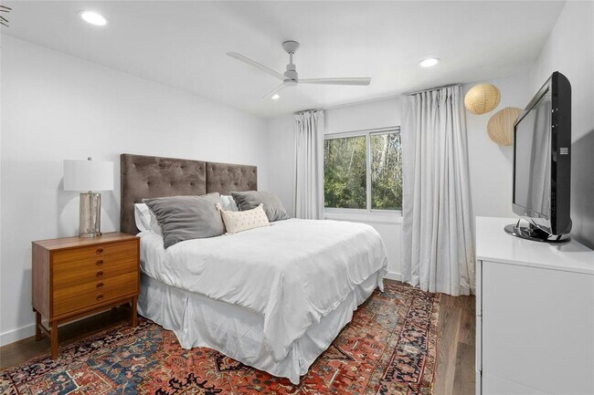 Building Photo - 1000 Redbud Trail