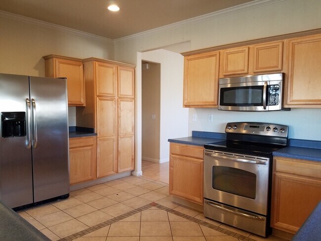 Building Photo - Spacious Single-Story Gem with 4 bedroom, 2 bathroom Near Damonte Ranch!