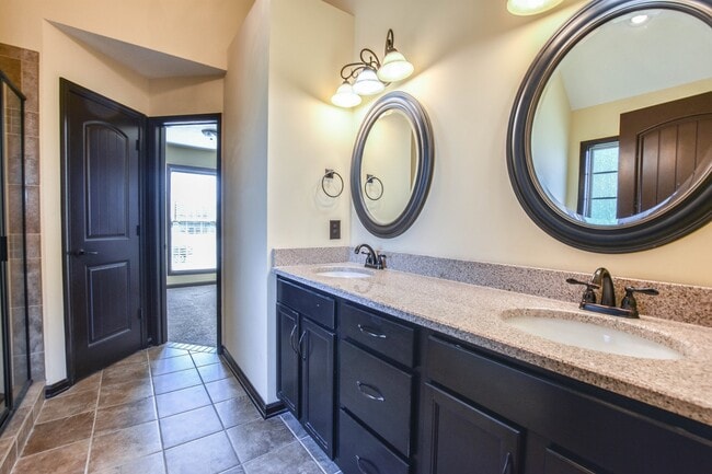 Building Photo - Pet Friendly with No Backyard Neighbors!