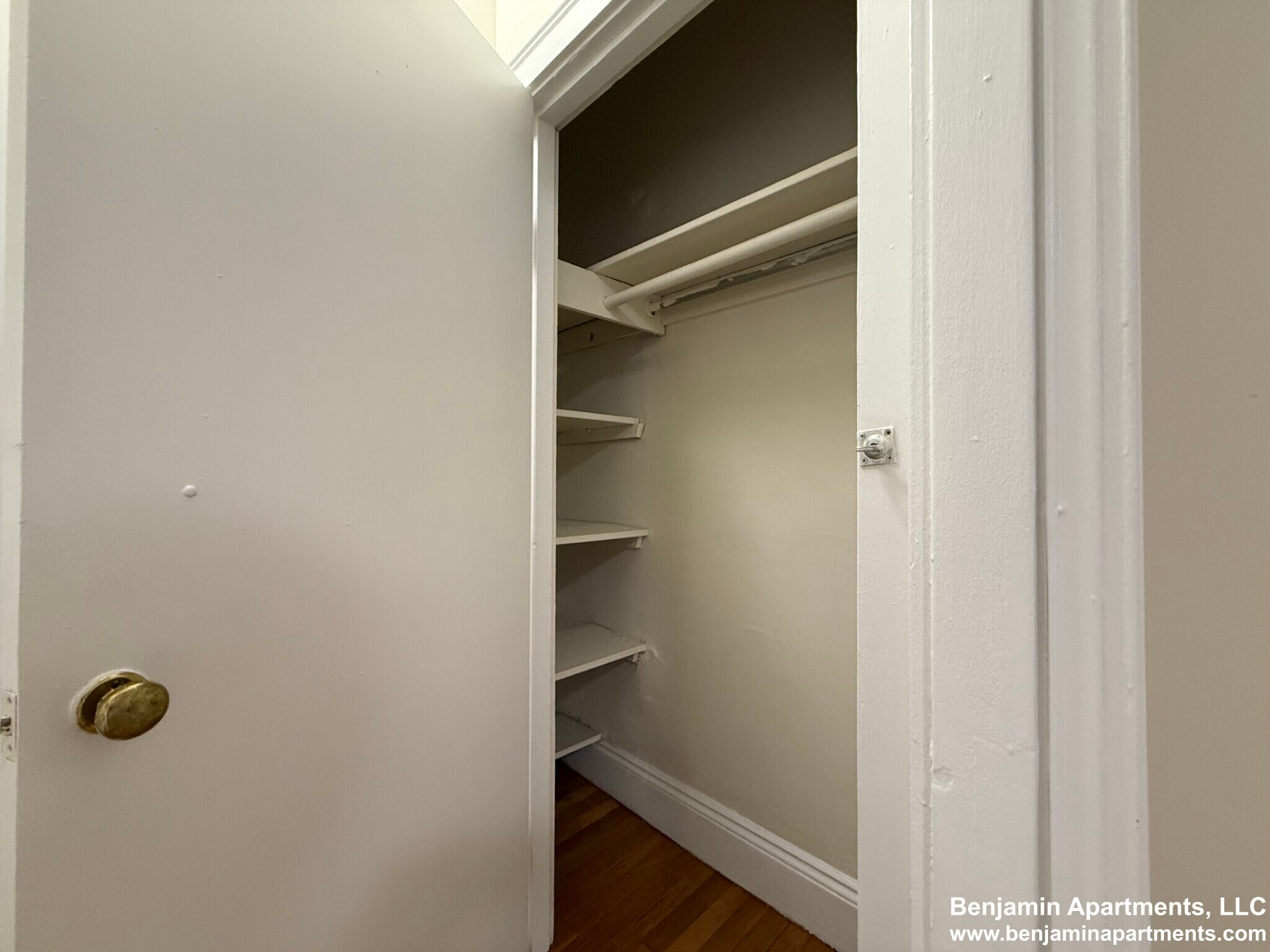 Building Photo - 165 Park Dr