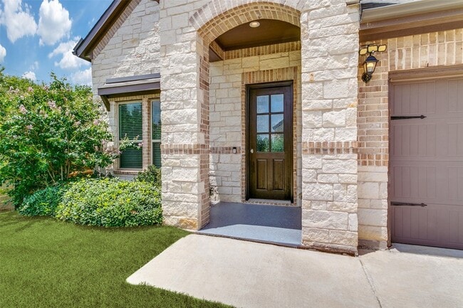 Building Photo - 3701 Trillium Dr