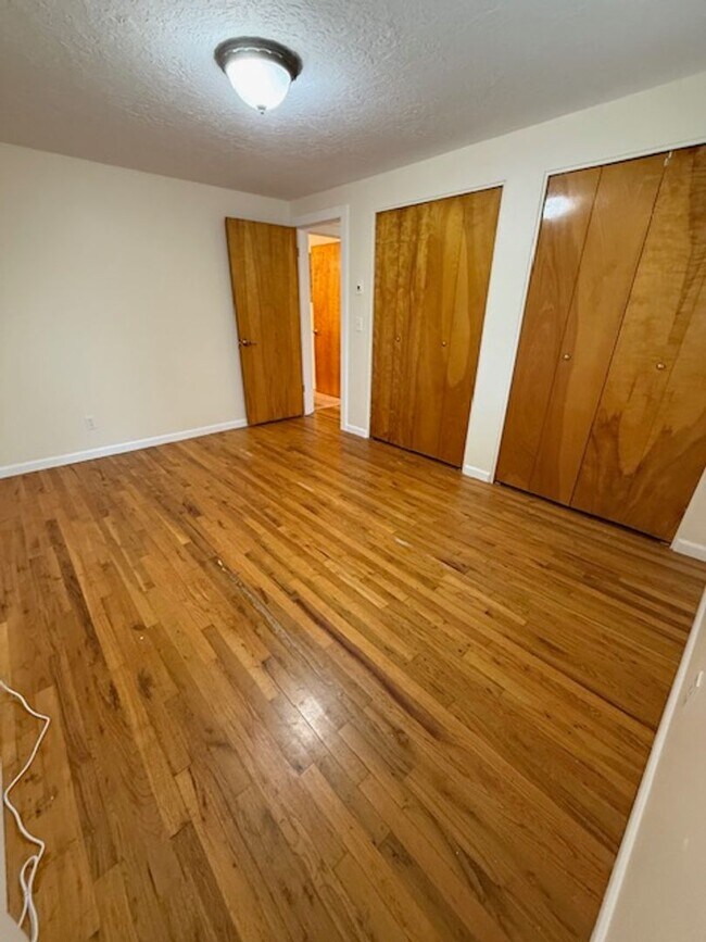 Building Photo - 18021 SW Tualata Ave