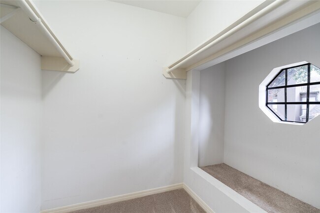 Building Photo - 701 Bering Dr