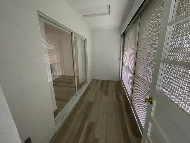 Building Photo - 250 NE 20th St