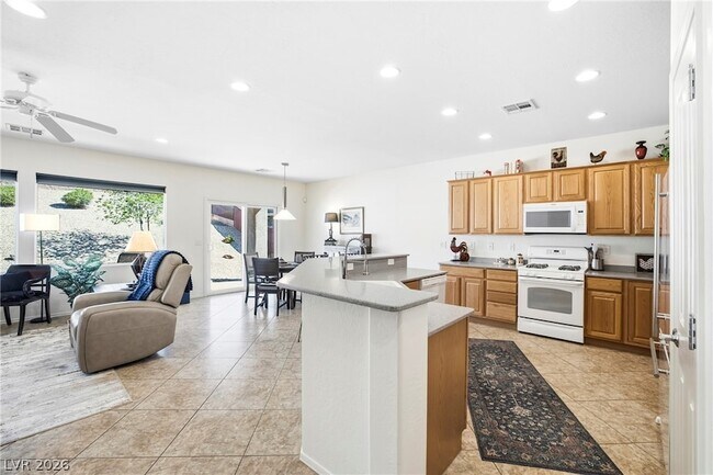 Building Photo - 2635 Solera Moon Dr