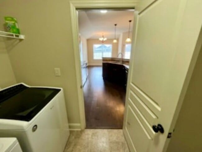 Building Photo - Settle In by the End of December—Apply Now!