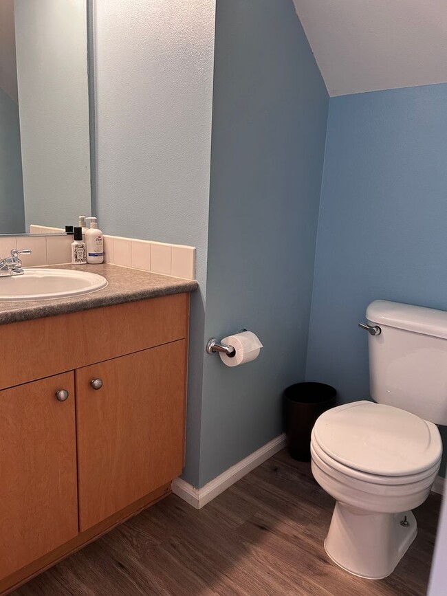 Building Photo - Charming & Modern 2-Bedroom Ashburn Community Townhome
