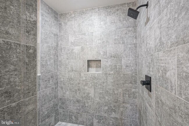 Building Photo - 1508 N Mascher St