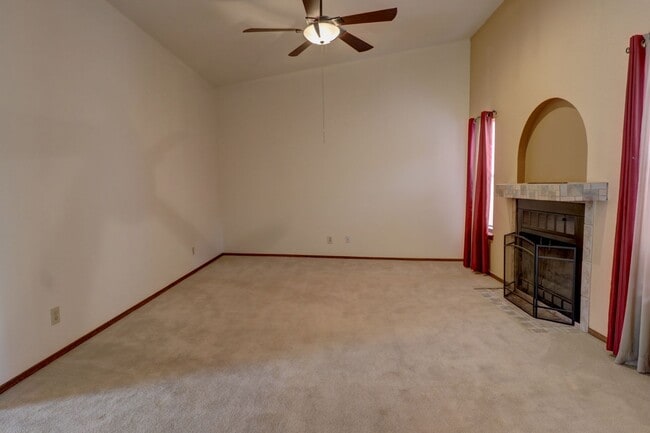 Building Photo - 3109 Las Placitas Rd