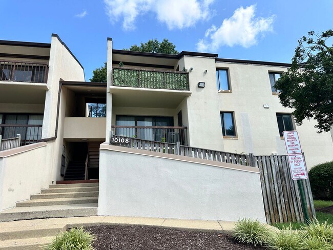 Building Photo - Available for Immediate Move-In – 2 Bed | 2 Bath Condo