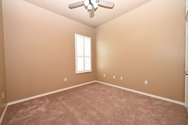 Building Photo - 2618 High Ridge Dr