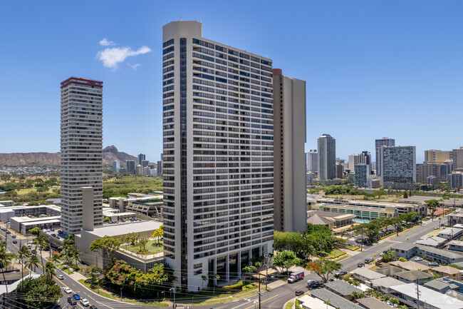 Building Photo - Iolani Court Plaza