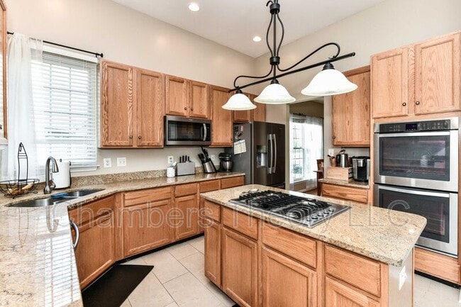 Building Photo - 46814 Snow Hill Way