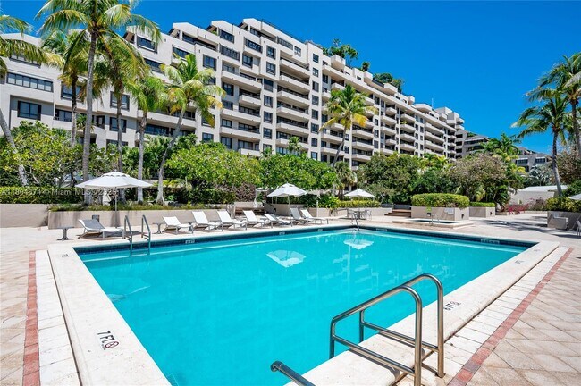 Building Photo - 151 Crandon Blvd