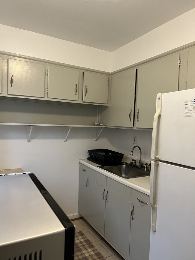 Building Photo - 5015 Nantucket Rd