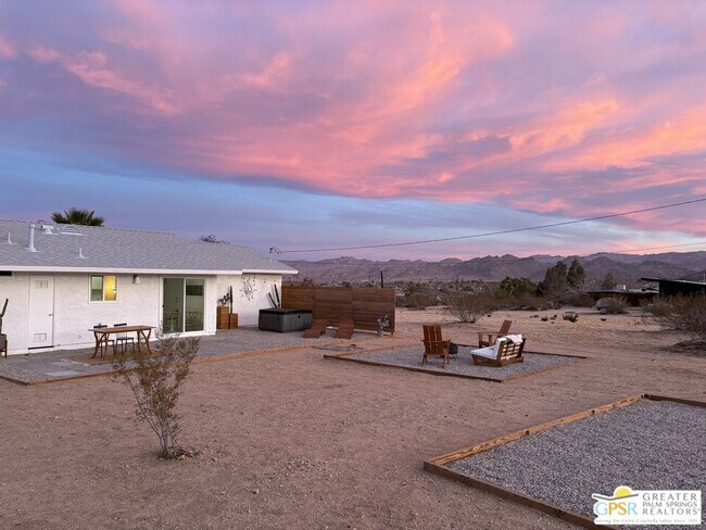 Building Photo - 4742 Ave La Flora Desierta