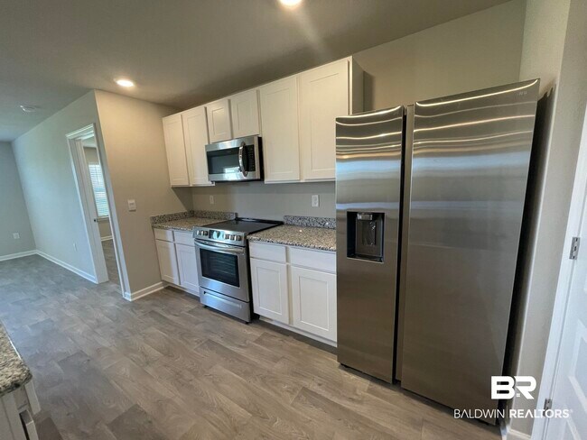 Building Photo - 23351 Shadowridge Dr