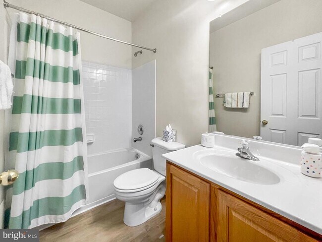 Building Photo - 12 S Exeter St