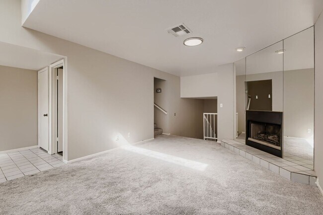 Building Photo - Townhome for Rent