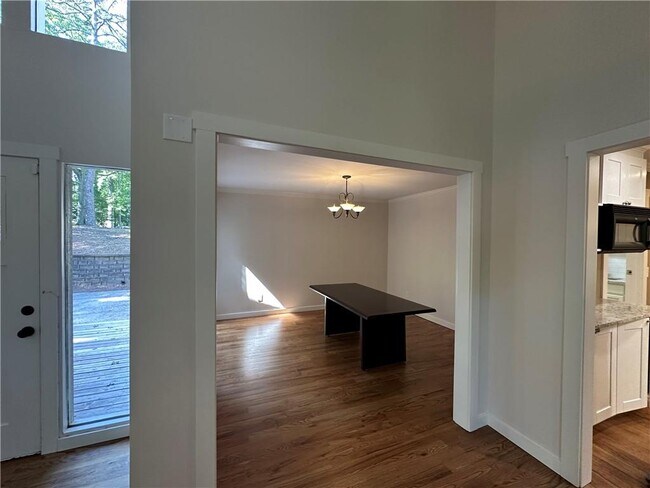 Building Photo - 645 Mt Victoria Pl