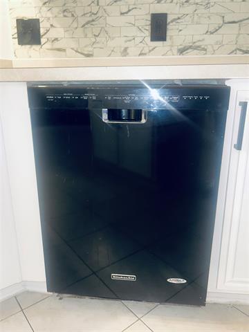 Building Photo - 702 Kristi Ln