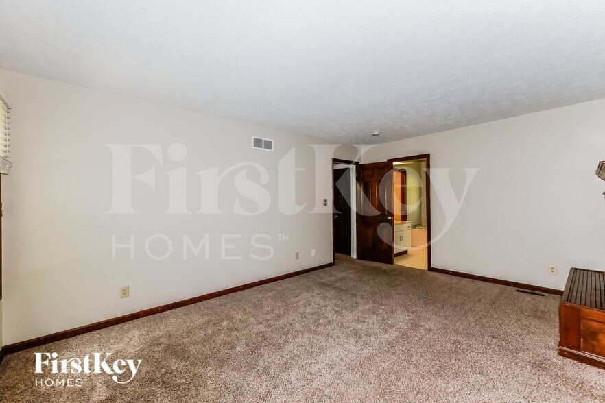 Building Photo - 10387 Courageous Dr