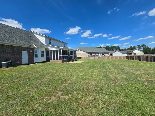 Building Photo - 2815 Prioress Dr