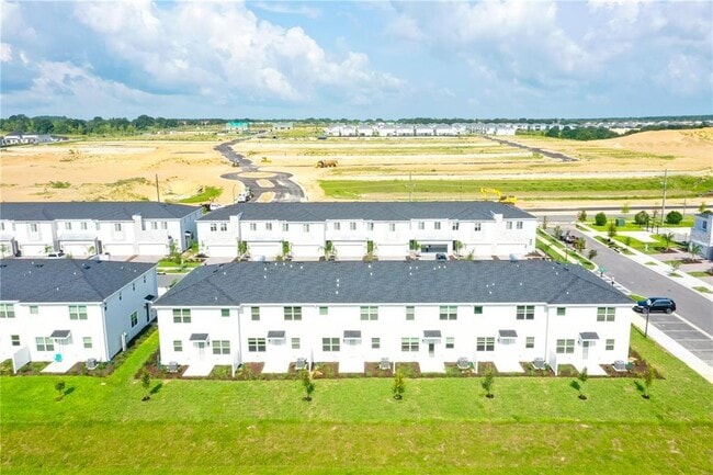 Building Photo - 121 Bogey Dr