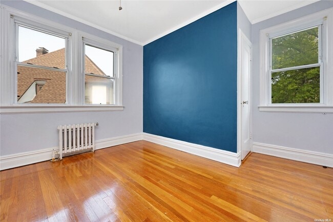 Building Photo - 20 Point Crescent