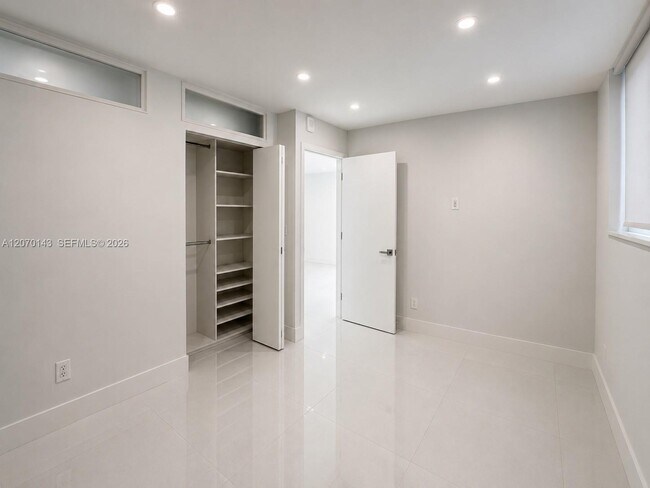 Building Photo - 19390 Collins Ave