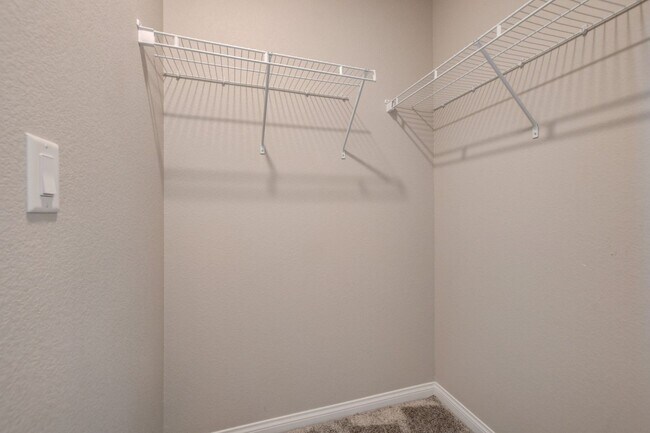 Building Photo - Gorgeous 4 Bedroom, 2 Story Home in SW/Mou...