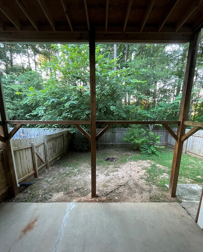 View from stairs from lanai to yard - 440 Williamsburg Way
