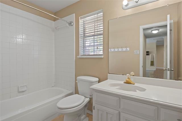 Building Photo - 3715 Dahlia Dr