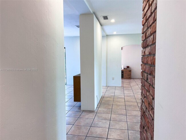 Building Photo - 500 Perugia Ave