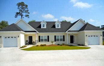 Building Photo - 304 Palm Avenue