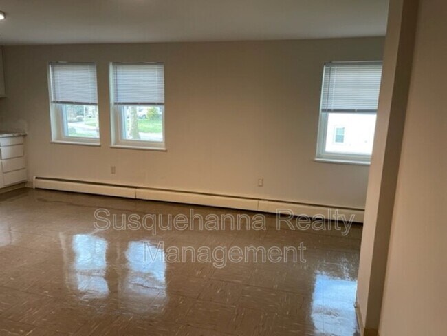 Building Photo - 1051 Henn Ave