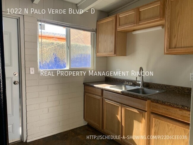 Building Photo - 1022 N Palo Verde Blvd