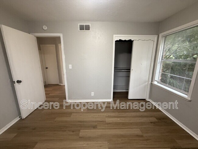 Building Photo - 5117 NW 47th St